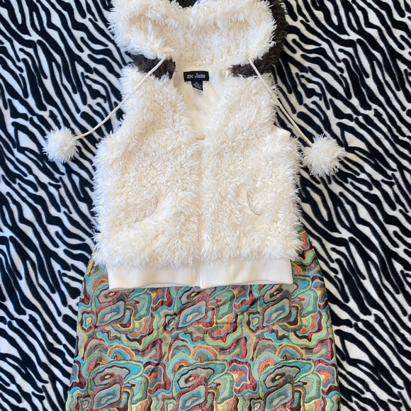 Abstract Patterned Mini Skirt - Picture 6 of 6